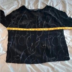 Black and Gray Abstract Pattern Top